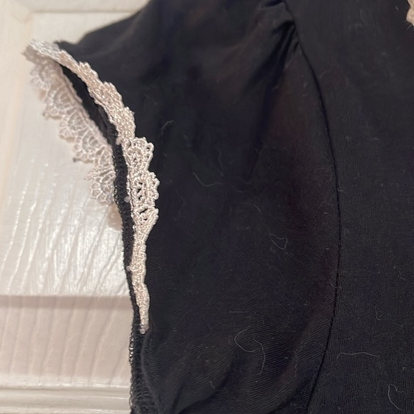 Ruffle collared cameo cat tshirt size large - Picture 5 of 8